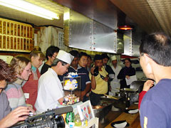 在札外国人の為の料理教室風景